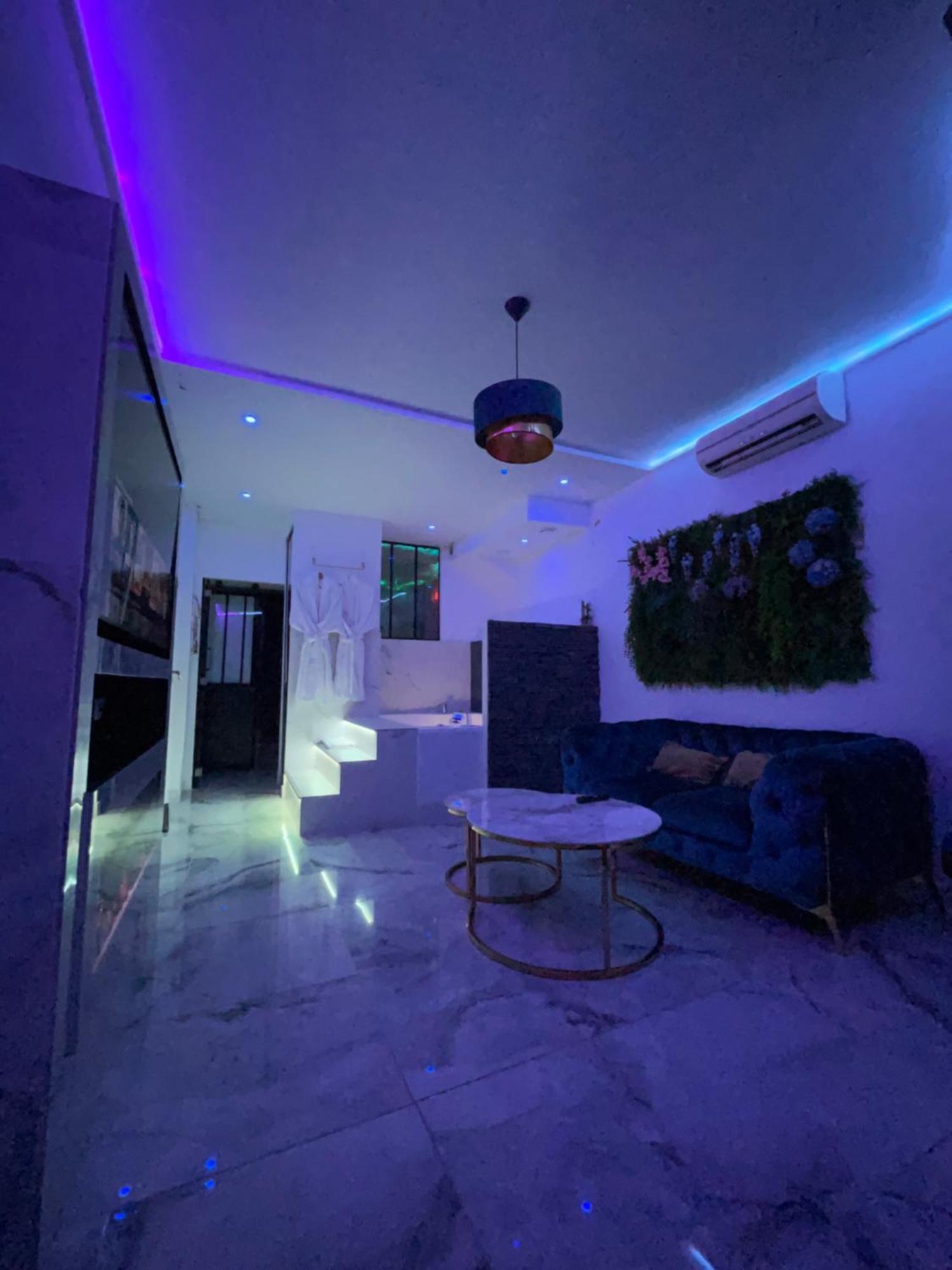 Le Blue Apartman Aubervilliers Kültér fotó